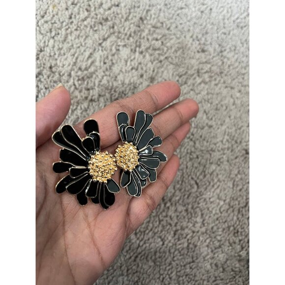 Big Black flower earrings ,black Flower stud  earring gold black earrings large - Picture 4 of 9